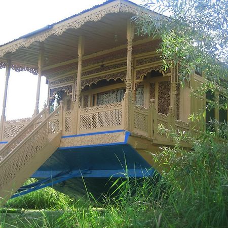Akbar Group Of Heritage Houseboats Nagin Bagh Buitenkant foto