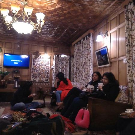 Akbar Group Of Heritage Houseboats Nagin Bagh Buitenkant foto