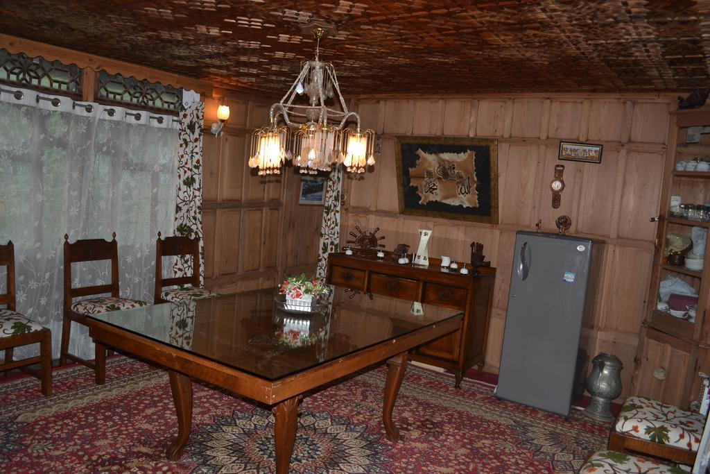 Akbar Group Of Heritage Houseboats Nagin Bagh Kamer foto
