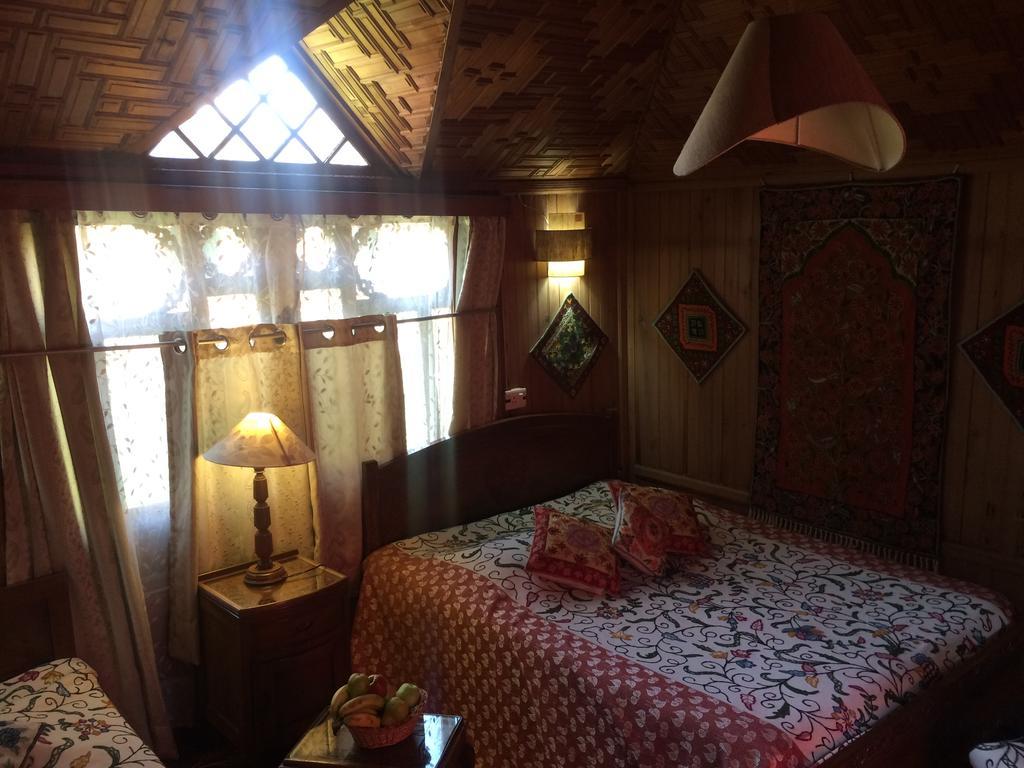 Akbar Group Of Heritage Houseboats Nagin Bagh Buitenkant foto