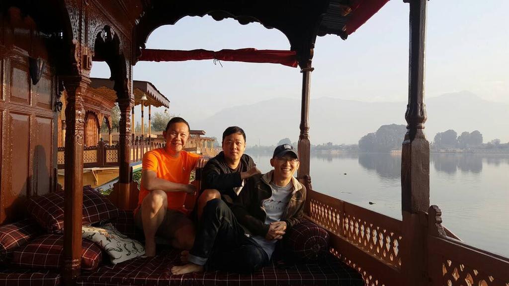 Akbar Group Of Heritage Houseboats Nagin Bagh Buitenkant foto