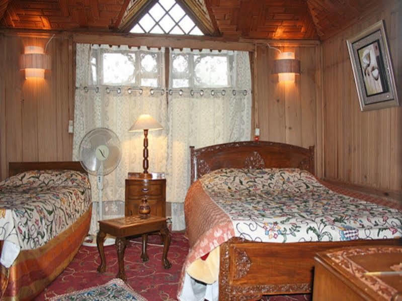 Akbar Group Of Heritage Houseboats Nagin Bagh Buitenkant foto